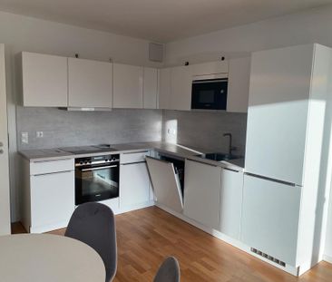 2-Zimmer Wohnung mit großer Dachterrasse und Einbauküche - Photo 1