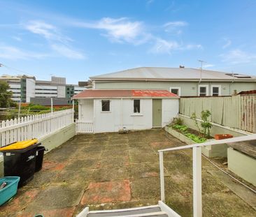 Welcome to 229 Adelaide Road, Newtown. - Photo 2