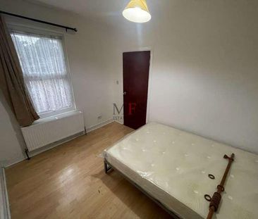 Waltham Road, Southall, UB2 - Photo 1