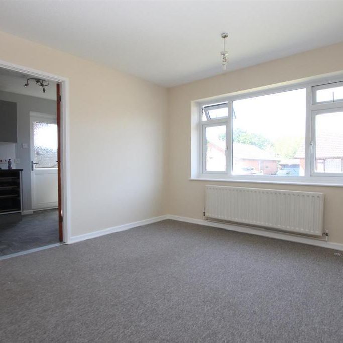 2 bedroom detached bungalow to rent - Photo 1