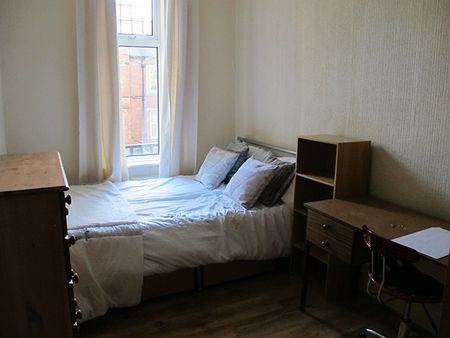 130 Warwick Road, Carlisle (STUDENT HOUSE) - 7 Rooms available for 2025 - Photo 4