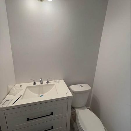 Appartement 4 ½ rénové à Saint-Léonard - Photo 4