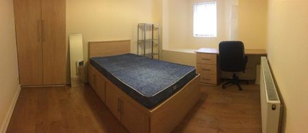 8 bedroom terraced house to rent - Photo 2