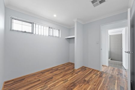 Three Bedroom Family Home - Photo 2