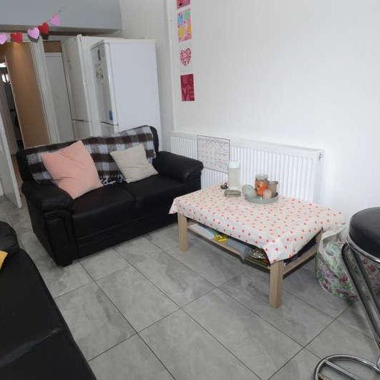 Bed Standish Road, Fallowfield, Manchester, M14 - Photo 1