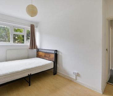 3 bedroom maisonette to rent - Photo 4