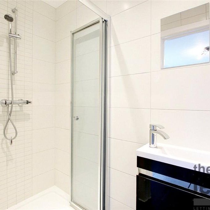 2 bedroom end of terrace house to rent - Photo 1