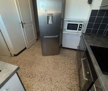 Location Appartement 3 pièces 57m² MARIGNANE 13700 - Photo 3