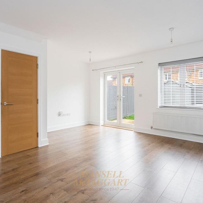 3 bedroom terraced house to rent - Photo 1