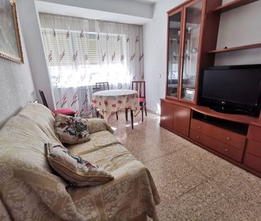 Piso de alquiler en Calle Villar y Macías, Sancti Spiritus - San Juan - Photo 2