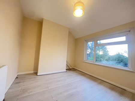 4 Bed Semi-Detached House, Windsor Road, HA3 - Photo 3
