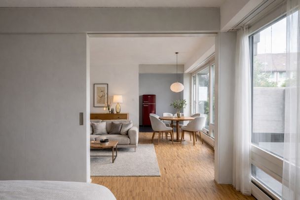 grosszügige 2.5-Zimmer-Wohnung in Zürich Höngg - Photo 1