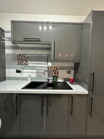 2 Bed Flat, Darlington House, SW8 - Photo 4