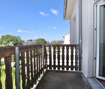 Ruhige Lage • Balkon • 3-Raum • Nussbaumlaminat • praktischer Grund... - Foto 1