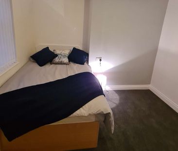 Room Available - SR4 Sunderland - Photo 4