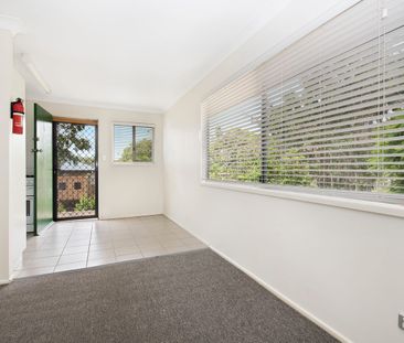 Well appointed and close to shops & transport - Photo 4