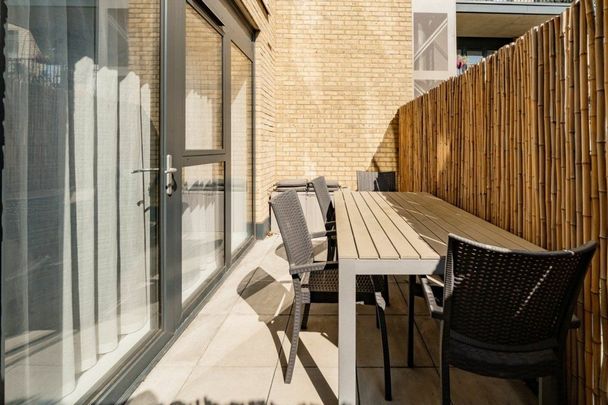 Gibbs Lane, Broadway Market, E2 - Photo 1
