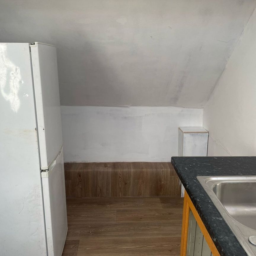 1 Bed Flat, Sherbourne Road, B27 - Photo 1