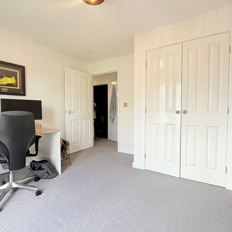 Sovereign Place - Photo 1