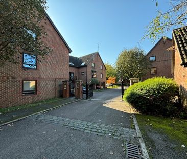 Moormede Crescent, Staines, Surrey, TW18 - Photo 4