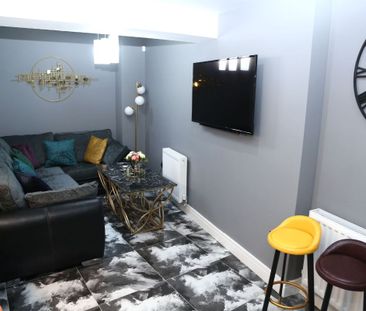 Kensington, Kensington. - Photo 1