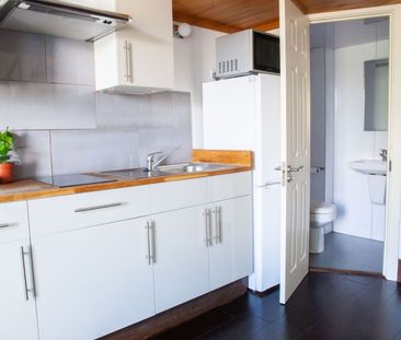 Studio Flat, Edgware Road, NW2 - Photo 4