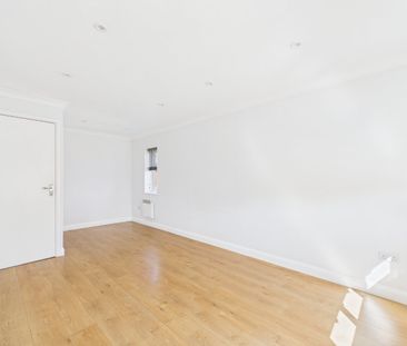 1 bedroom Flat in Simmonds Close, Bracknell - Photo 5