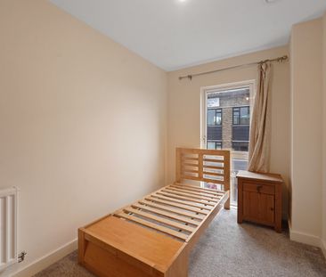 3 Bed Flat, Clarence Avenue, IG2 - Photo 5