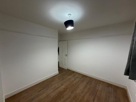 4 Bed Detached House, Leader Avenue, E12 - Photo 2