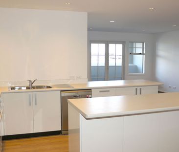 Modern Apartment of Jackson Street - Photo 2