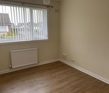 2 bedroom semi-detached bungalow to rent - Photo 4