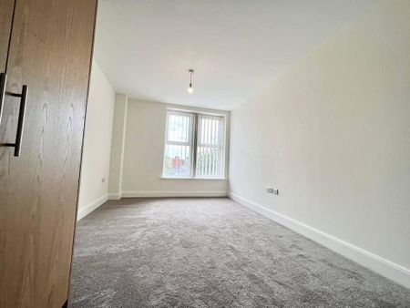 3 bedroom flat to rent - Photo 3