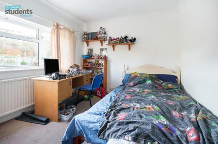 4 bedroom semi-detached house to rent - Photo 5