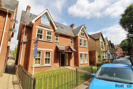 2 bedroom apartment to rent - Photo 2