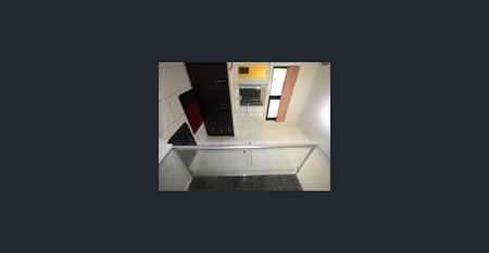 Four-bedroom home plus study- close to amenities - Photo 4