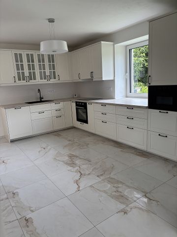 Pronájem domu 280 m² s pozemkem 900 m² - Photo 2