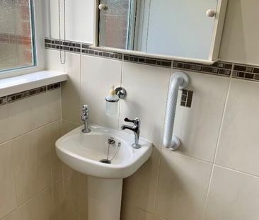 18 Carolhill Road, Glengormley, BT36 7AF - Photo 6