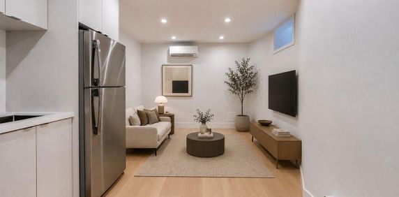 390 Palmerston Boulevard town house — Toronto, ON (1-Bedroom) - 1 Bedroom - Photo 2