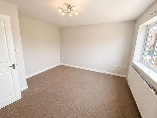 3 bedroom end of terrace house to rent - Photo 1