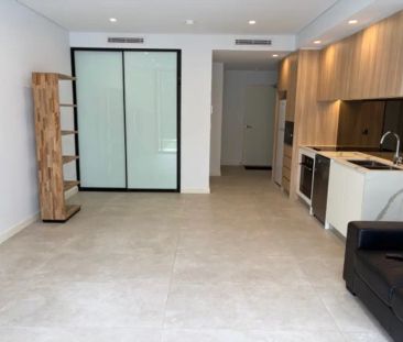 “Walking Distance to Schofields Station and Shops” - Photo 1
