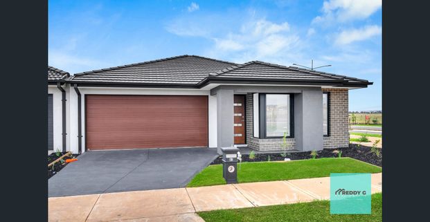 Charming Family Home in Prime Ararat Location – Walk to Shops, Schools & Parks - Photo 1