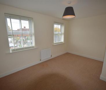 3 bedroom semi-detached house to rent - Photo 6