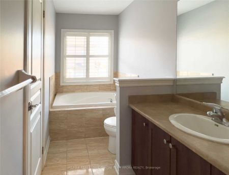 For Lease - 3 Chesterwood Crescent, Brampton, Ontario - Photo 4