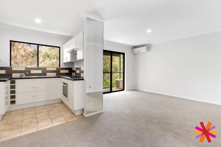 LOVELY CENTRAL 2 BEDROOM 1 BATHROOM RIVERSIDE APARTMENT - Photo 5