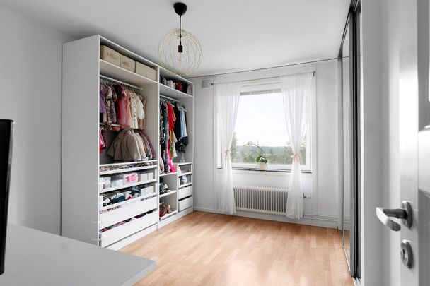 Rosenhöjdsvägen, Södertälje - Photo 1