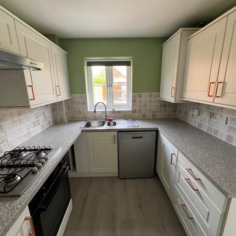 3 bedroom terraced house to rent - Photo 1