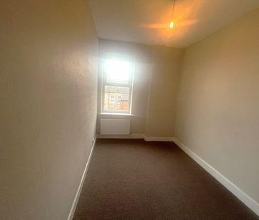 3 bedroom apartment to rent - Photo 4