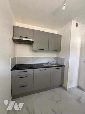 Beau T1 rénové de 41 m² - Photo 2