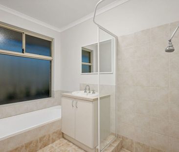 Std Rooms Available. Stylish & Luxurious House. Plenty of Parking! - Photo 5