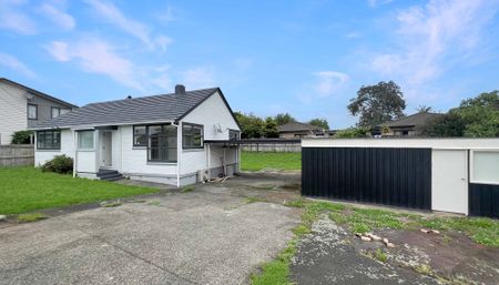 Spacious Family Home with Extra Living - Photo 5